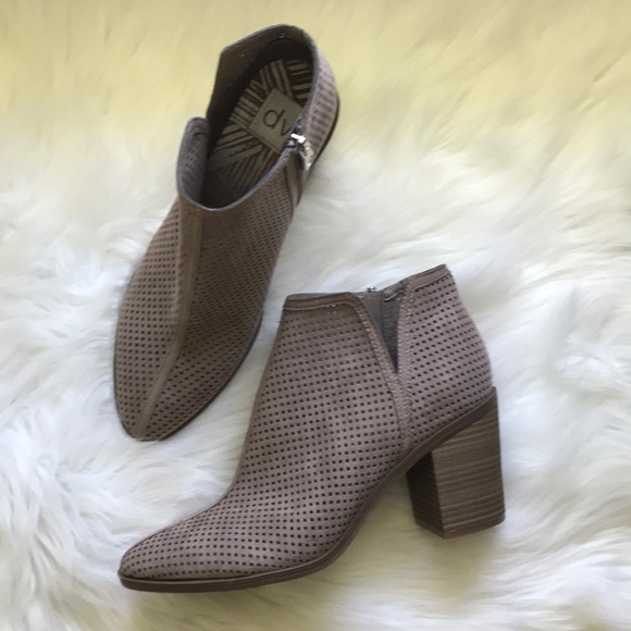 dv boots by dolce vita